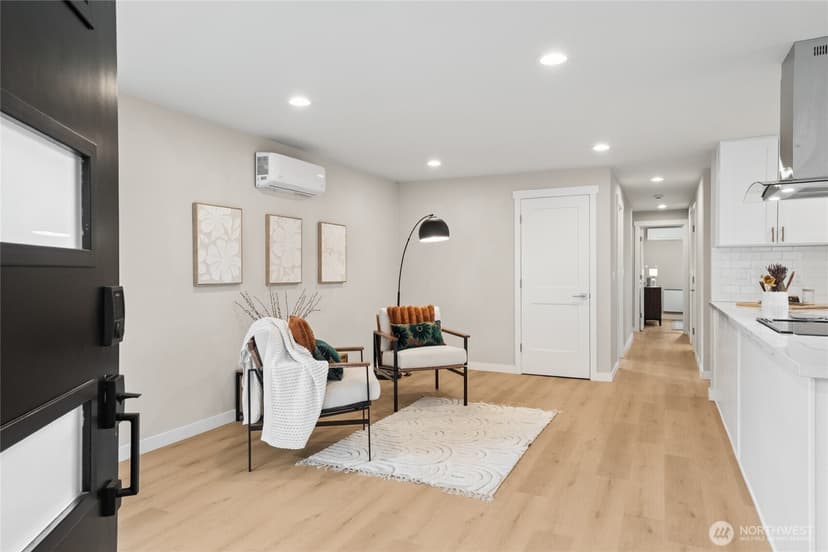 Property photo for 5531 18th Avenue S, Seattle photo 3