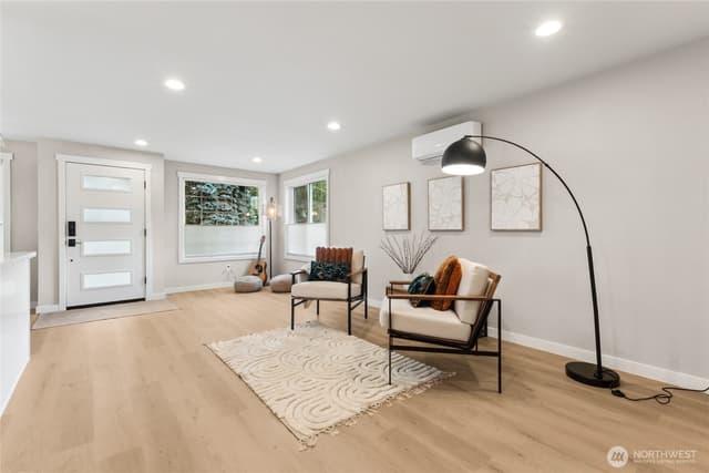 Property photo for 5531 18th Avenue S, Seattle photo 4