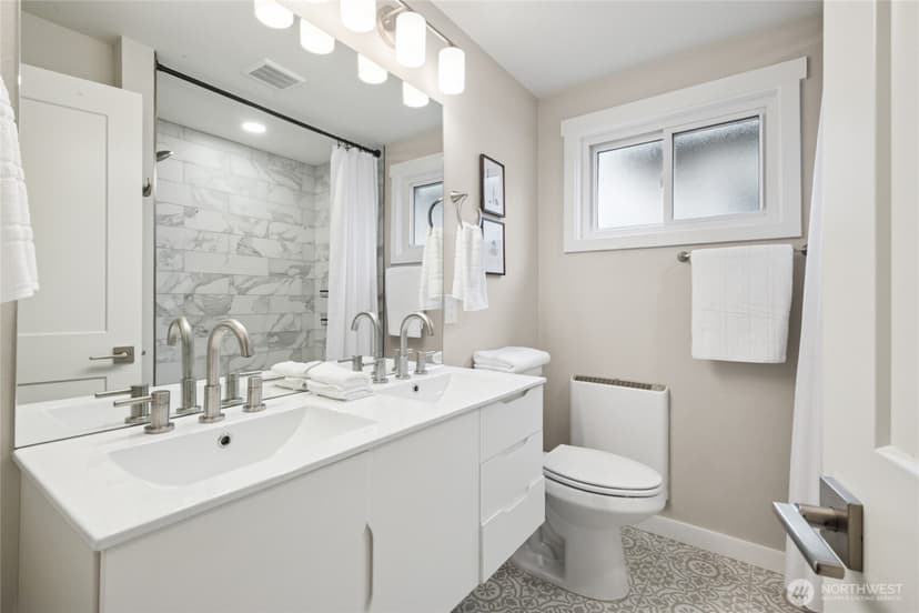 Property photo for 5531 18th Avenue S, Seattle photo 13