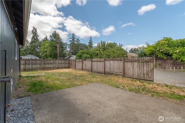 Property photo for 15406 Grant Avenue SW, Lakewood photo 3