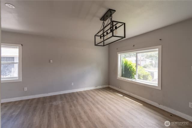 Property photo for 15406 Grant Avenue SW, Lakewood photo 5