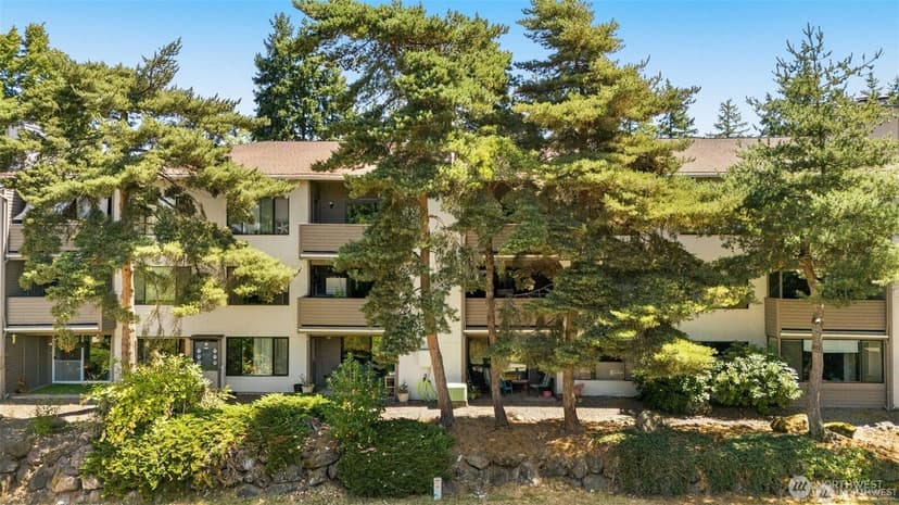 Property photo for 13611 NE 8th Street #106, Bellevue photo 2