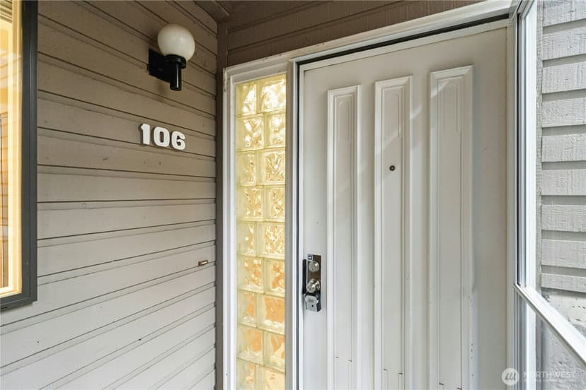 Property photo for 13611 NE 8th Street #106, Bellevue photo 8