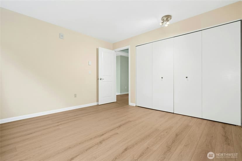 Property photo for 13611 NE 8th Street #106, Bellevue photo 21