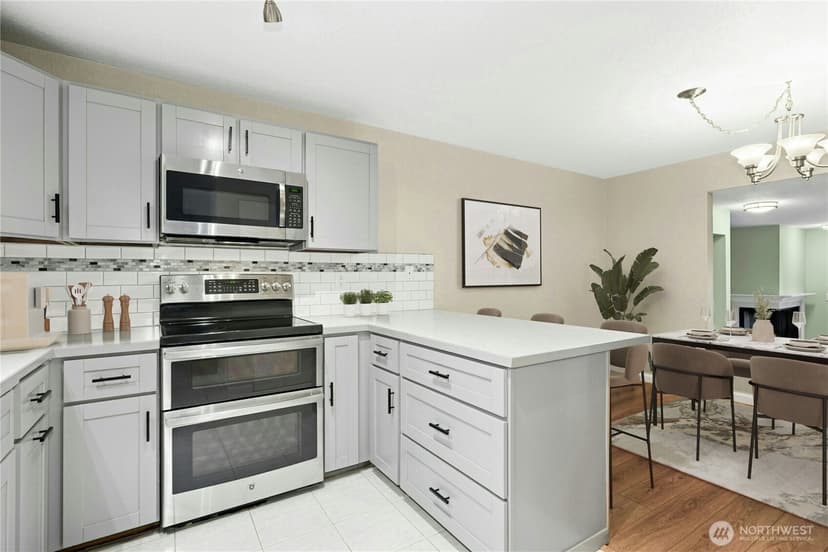 Property photo for 13611 NE 8th Street #106, Bellevue photo 5
