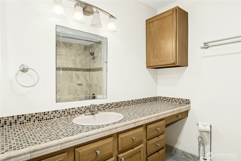 Property photo for 13611 NE 8th Street #106, Bellevue photo 22