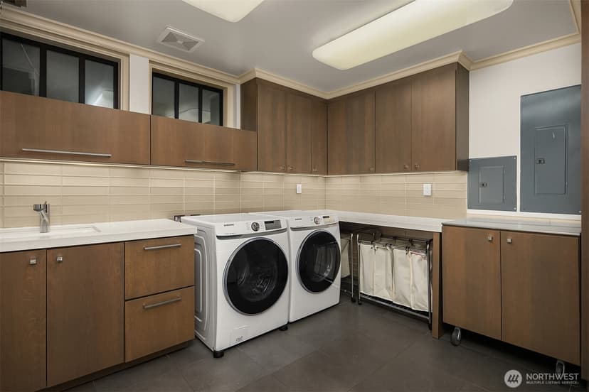 Property photo for 317 W Highland Drive, Seattle photo 27