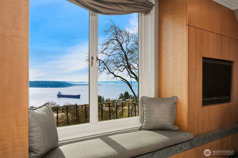 Property photo for 317 W Highland Drive, Seattle photo 17
