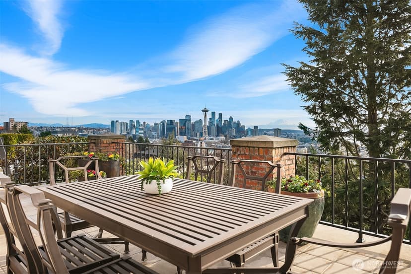 Property photo for 317 W Highland Drive, Seattle photo 12