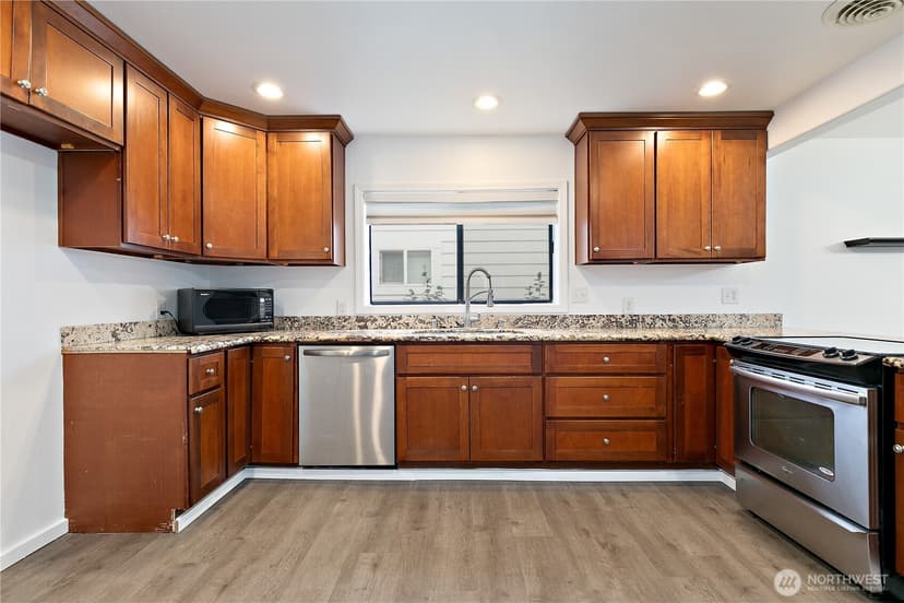 Property photo for 1211 9th Avenue SW, Puyallup photo 11