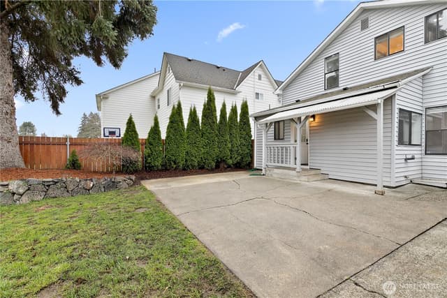 Property photo for 1211 9th Avenue SW, Puyallup photo 2