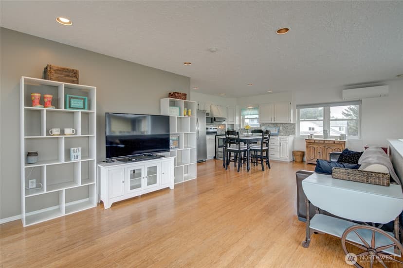 Property photo for 200 Ocean Lake Way NW, Ocean Shores photo 22