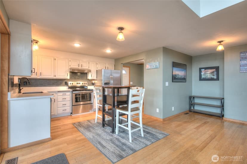 Property photo for 200 Ocean Lake Way NW, Ocean Shores photo 7