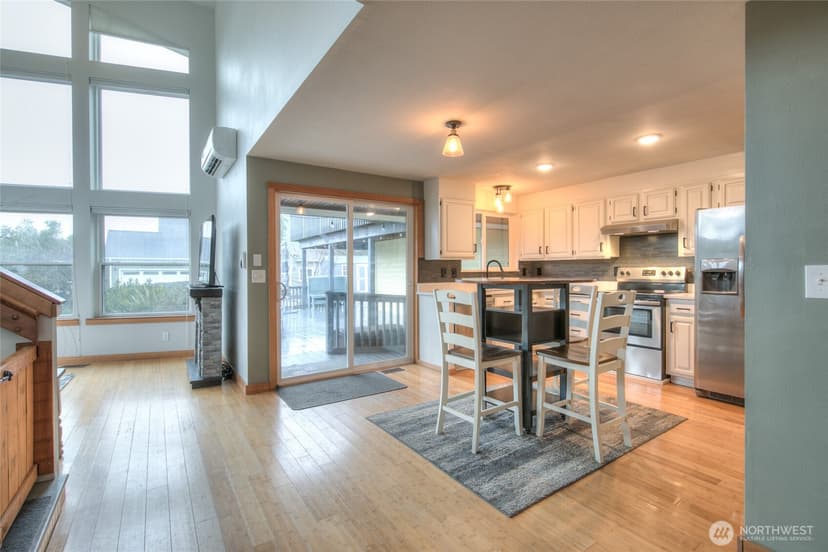 Property photo for 200 Ocean Lake Way NW, Ocean Shores photo 8