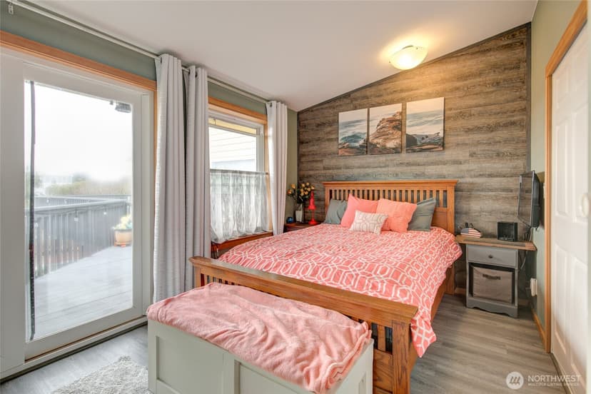 Property photo for 200 Ocean Lake Way NW, Ocean Shores photo 17
