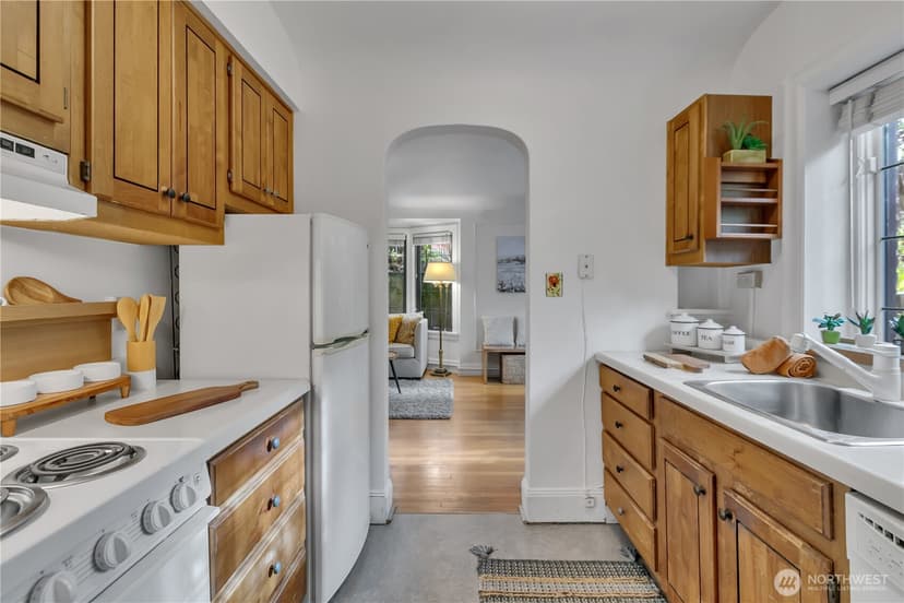 Property photo for 1101 17th Avenue #101, Seattle photo 15