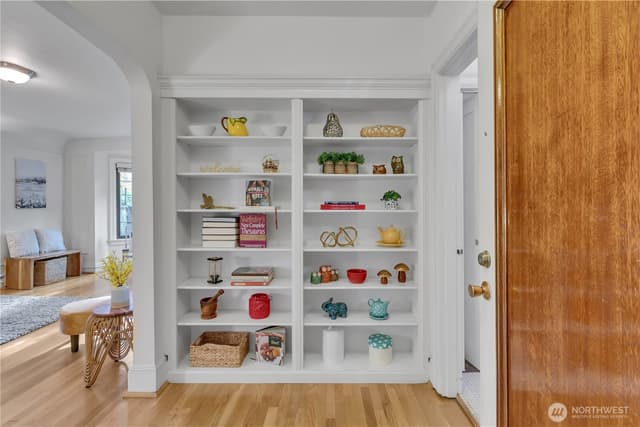 Property photo for 1101 17th Avenue #101, Seattle photo 5