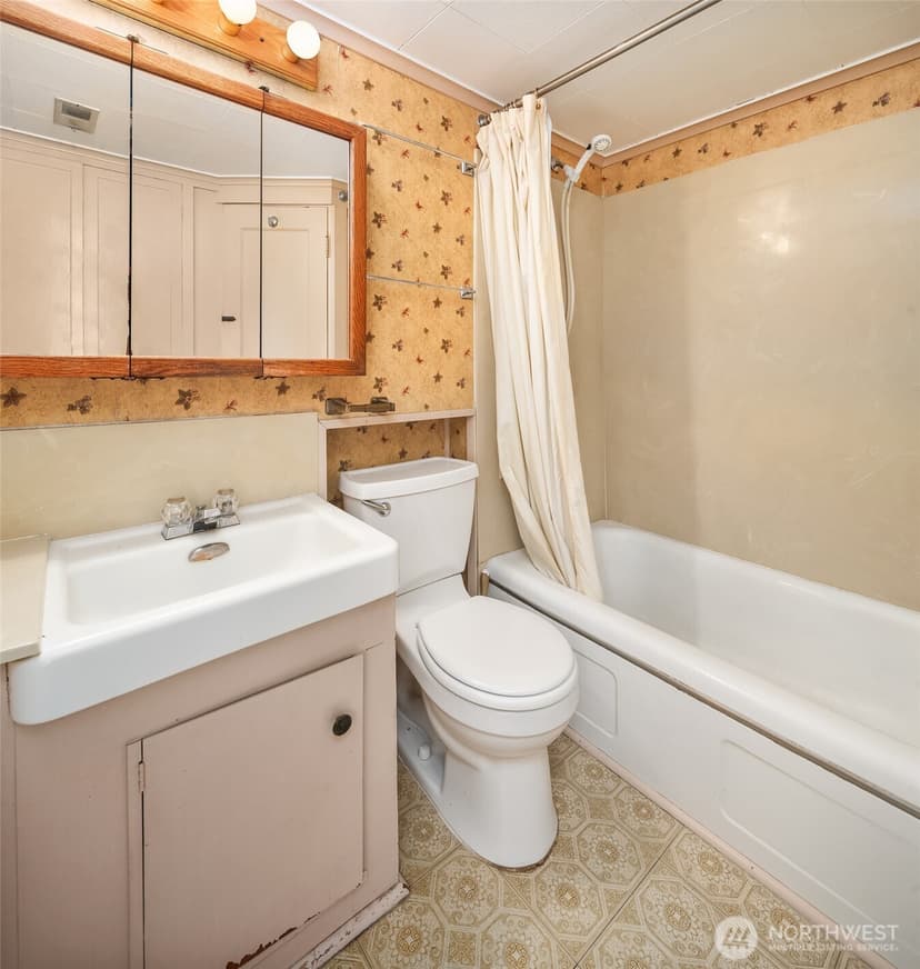 Property photo for 23203 Upper Dorre Don Way SE, Maple Valley photo 15