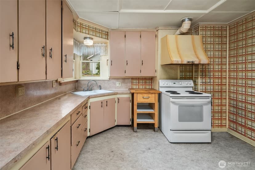 Property photo for 23203 Upper Dorre Don Way SE, Maple Valley photo 4
