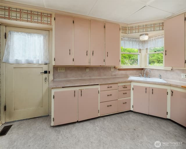 Property photo for 23203 Upper Dorre Don Way SE, Maple Valley photo 5