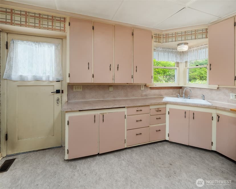 Property photo for 23203 Upper Dorre Don Way SE, Maple Valley photo 5