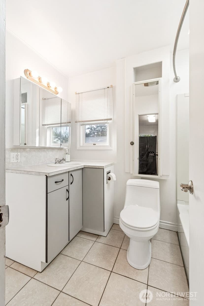 Property photo for 12413 2nd Avenue S, Seattle photo 9