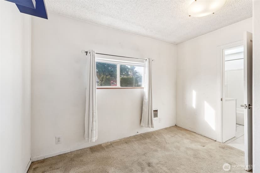 Property photo for 12413 2nd Avenue S, Seattle photo 7