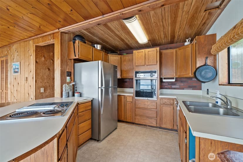 Property photo for 8561 E Caraway Road, Port Orchard photo 9