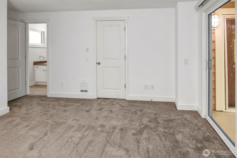 Property photo for 15244 SE 43rd Street #C202, Bellevue photo 17