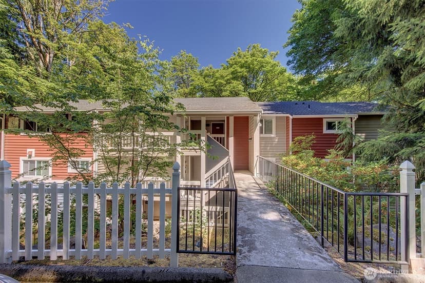 Property photo for 15244 SE 43rd Street #C202, Bellevue photo 4
