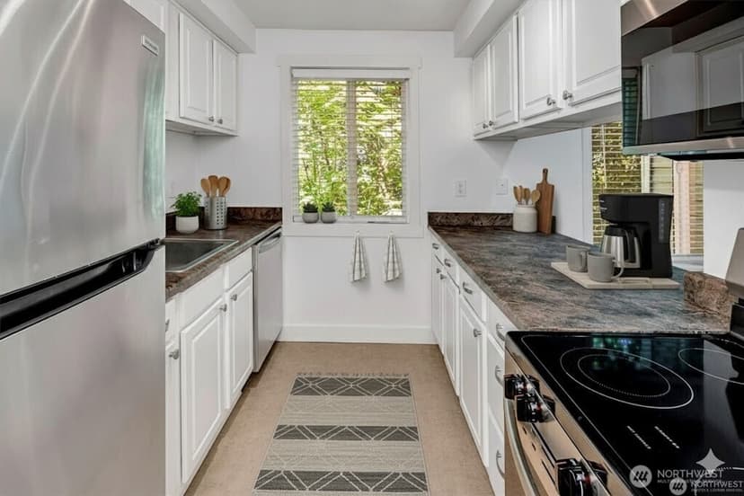 Property photo for 15244 SE 43rd Street #C202, Bellevue photo 7
