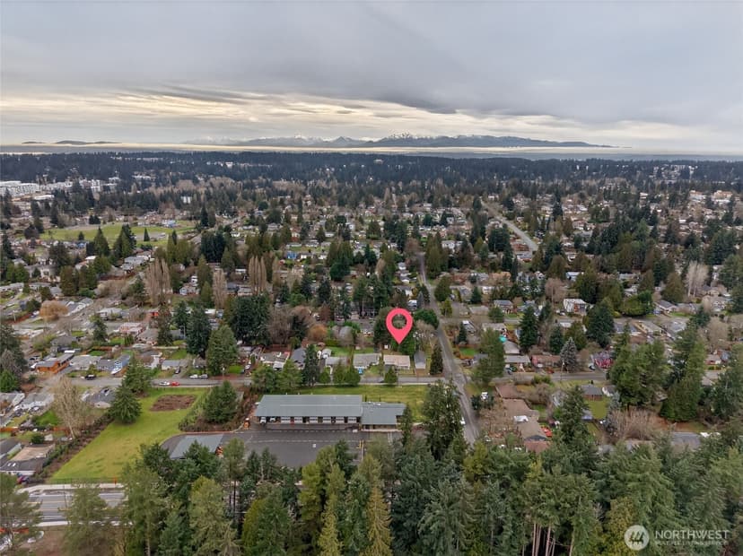 Property photo for 15575 14th Avenue NE, Shoreline photo 37