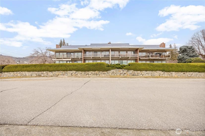 Property photo for 301 S 3rd Street #4, Chelan photo 4
