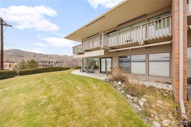 Property photo for 301 S 3rd Street #4, Chelan photo 2