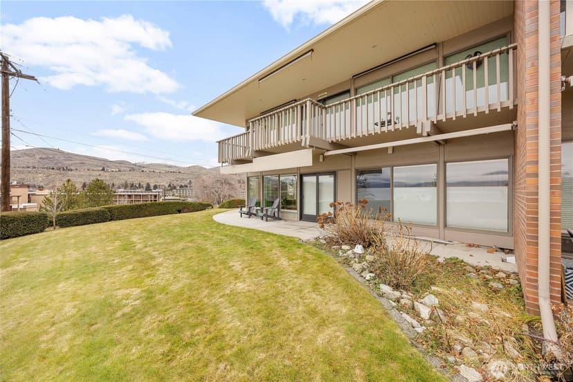 Property photo for 301 S 3rd Street #4, Chelan photo 2