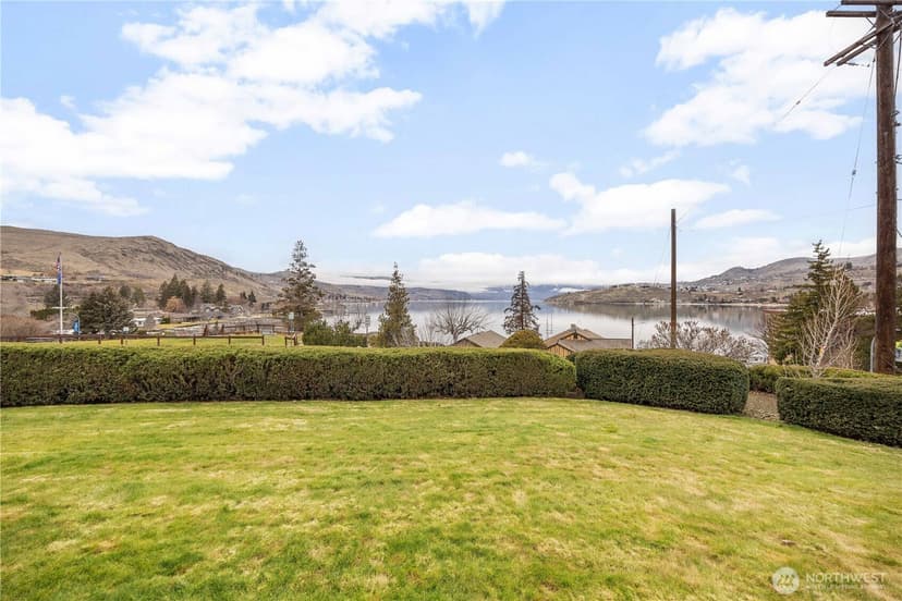 Property photo for 301 S 3rd Street #4, Chelan photo 13
