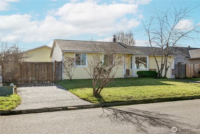 Property photo for 6406 64th Place NE, Marysville photo 2