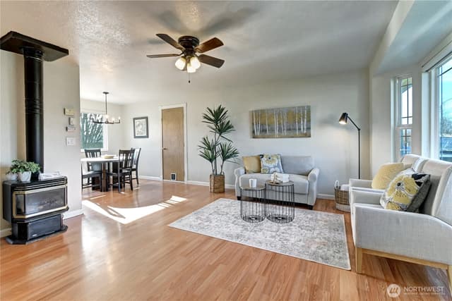 Property photo for 6406 64th Place NE, Marysville photo 4