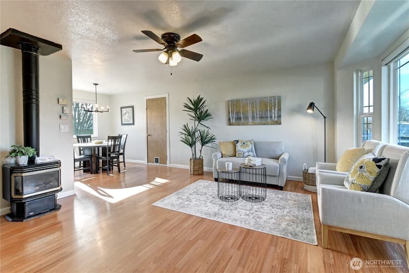Property photo for 6406 64th Place NE, Marysville photo 4