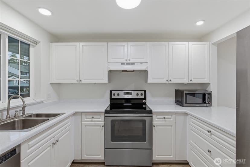 Property photo for 23321 Cedar Way #J204, Mountlake Terrace photo 6