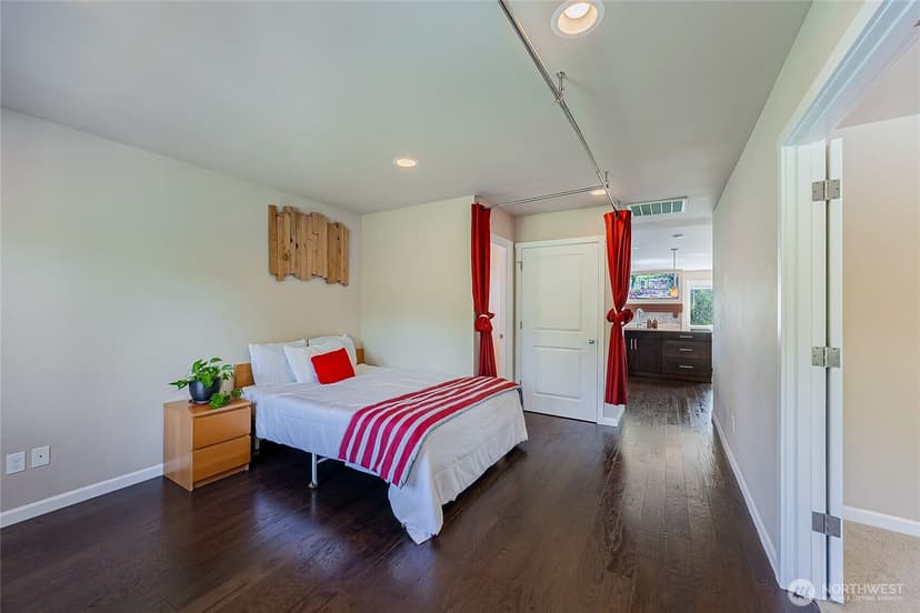 Property photo for 11501 87th Avenue S, Seattle photo 18