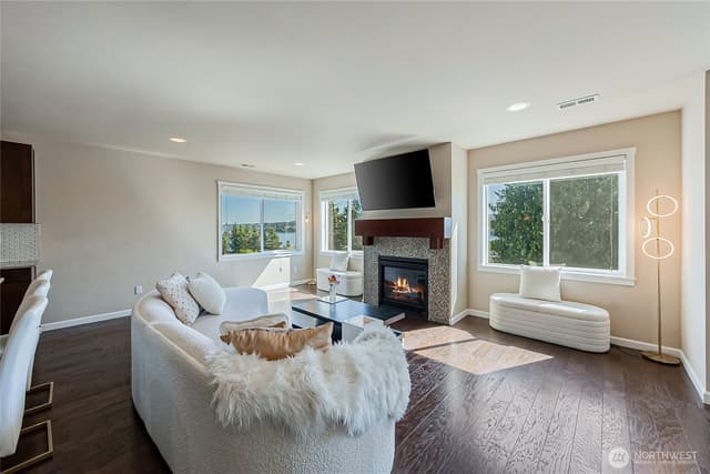 Property photo for 11501 87th Avenue S, Seattle photo 3