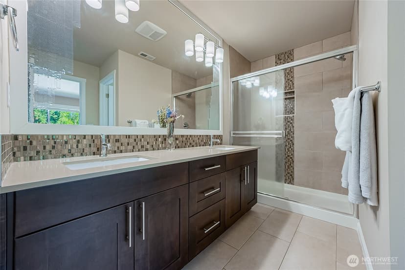 Property photo for 11501 87th Avenue S, Seattle photo 15