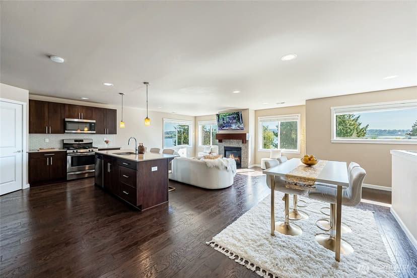 Property photo for 11501 87th Avenue S, Seattle photo 2