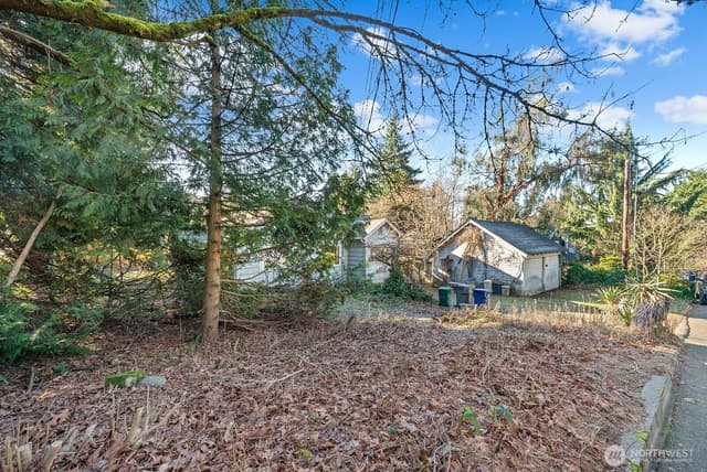 Property photo for 5721 108th Avenue NE, Kirkland photo 2