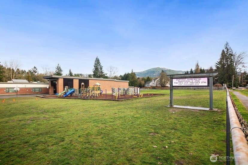 Property photo for 595 Newport Way NW #C4, Issaquah photo 21