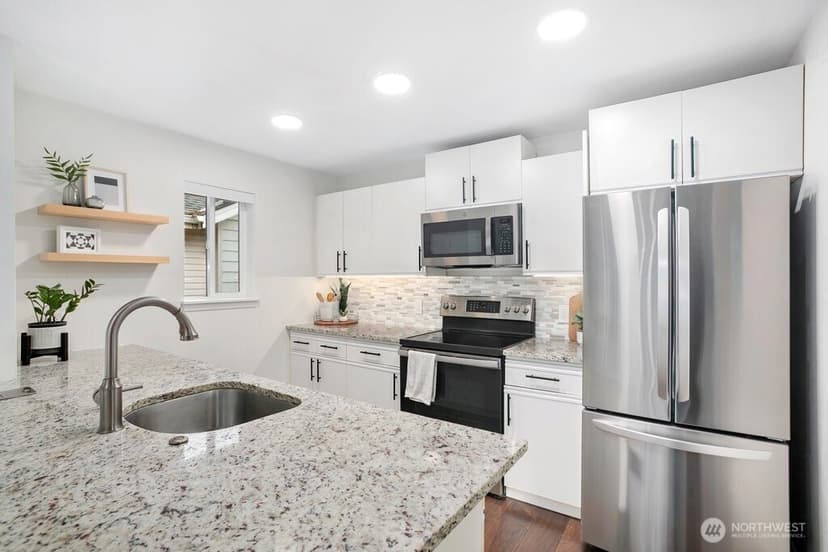 Property photo for 595 Newport Way NW #C4, Issaquah photo 6