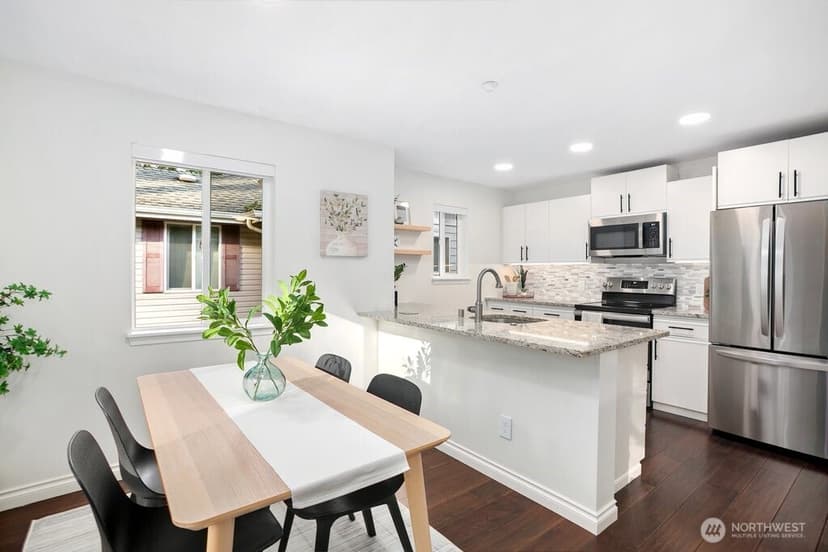 Property photo for 595 Newport Way NW #C4, Issaquah photo 5