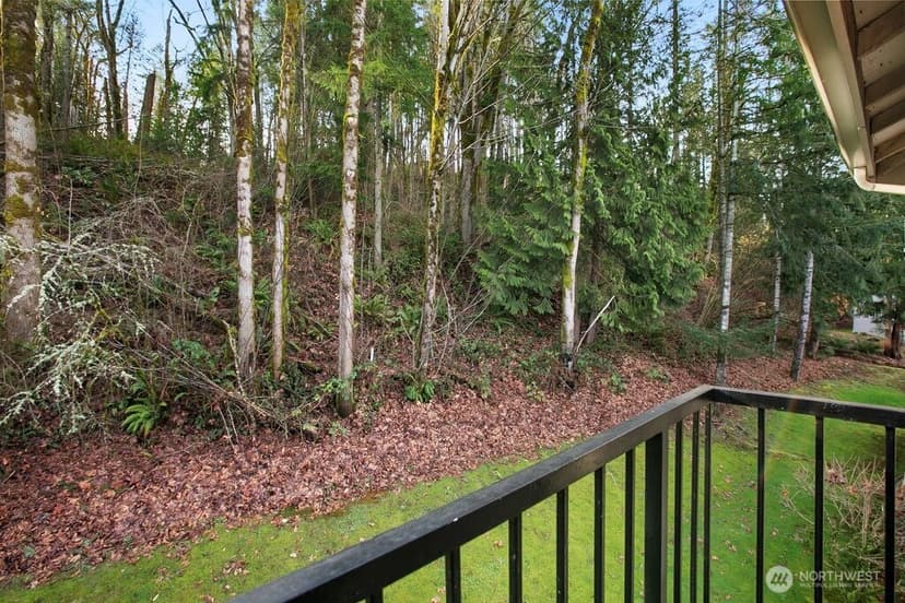 Property photo for 595 Newport Way NW #C4, Issaquah photo 19