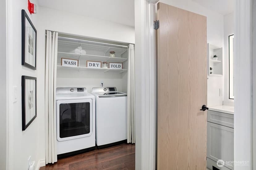 Property photo for 595 Newport Way NW #C4, Issaquah photo 17